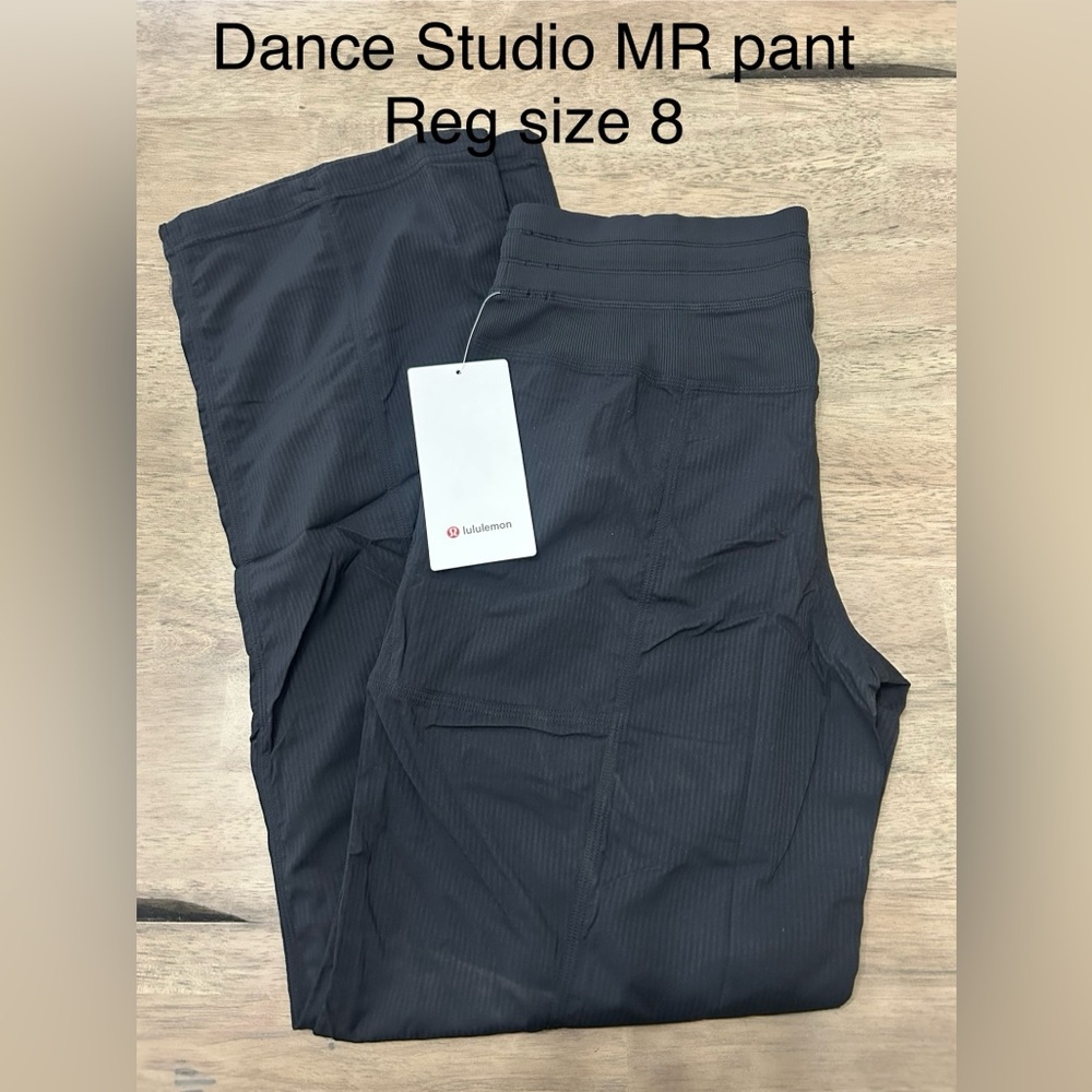 Lululemon Dance Studio MR pant Reg size 8